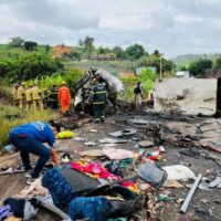 Brasil: cerca de 40 muertos y ocho graves tras chocar un colectivo