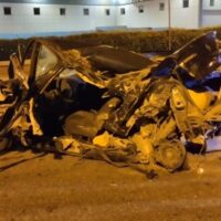 Cuatro heridos graves tras colisionar un camión y un auto