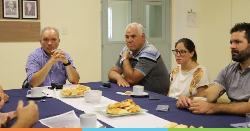 El municipio paivense rubricó un convenio para capacitaciones 59 MUNICIPALIDAD ESTUDIO ROJO