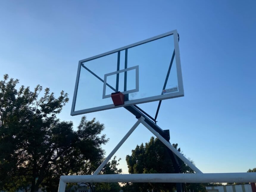Vandalismo en el playón deportivo de Avenida Candioti 59 TABLERO ROTO PAIVA