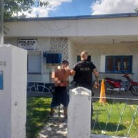 Vecinos detuvieron a un ladrón que atacó a una mujer en Santo Tomé