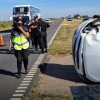 Un muerto tras volcar un auto en la autopista Santa Fe-Rosario