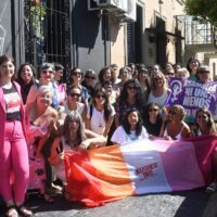 Se colocó una nueva baldosa de las Memorias Urbanas Feministas