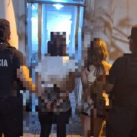 Detuvieron a dos mujeres que robaron un celular en Santa Fe