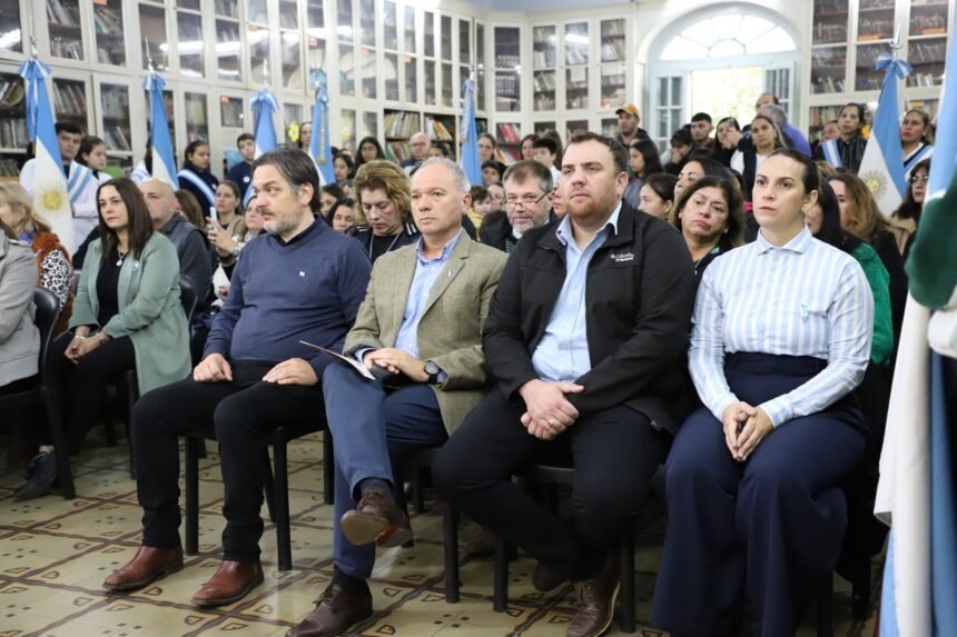 Se festejó el 25 de Mayo y el centenario de la Biblioteca Alberdi 58 ACTO 25 PAIVA