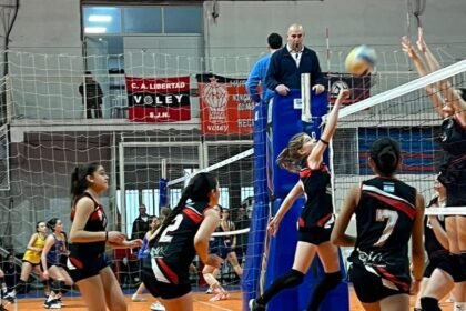 HURACAN VOLEY 33