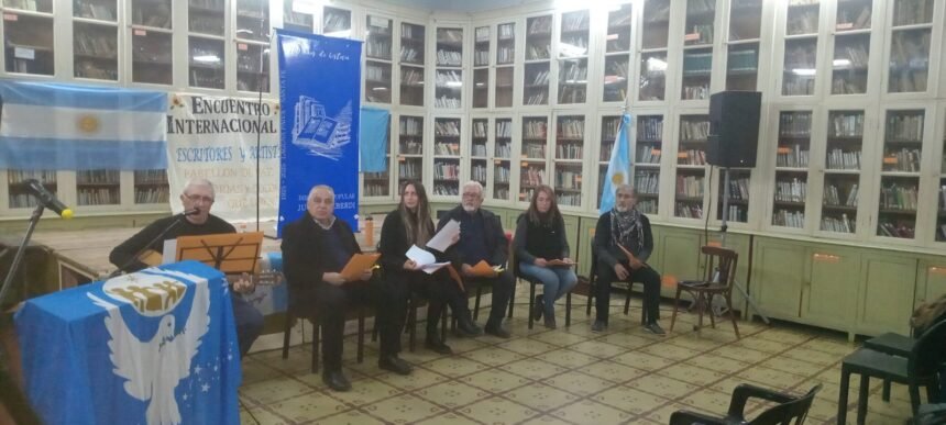 En Laguna Paiva se presentó anoche “Vivencias” 58 biblioteca teatro scaled 1