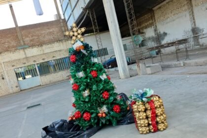 arbol botellas recreo