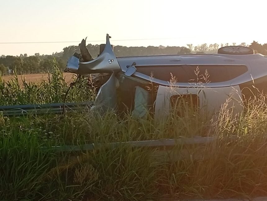 auto chocado circunvalacion 1