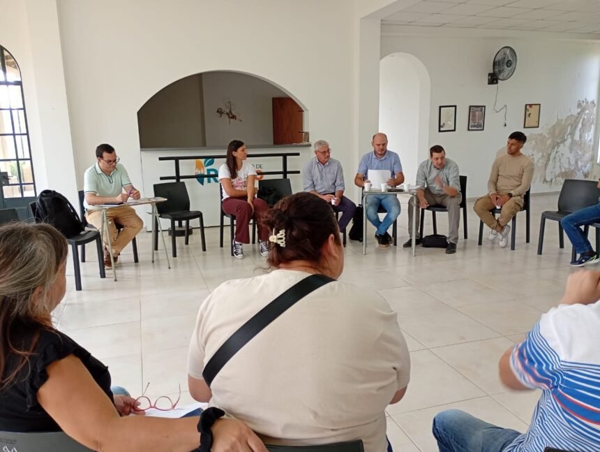 Vecinos de Cazadores impulsaron una reunión con la EPE gestionada por Formento y Grisetti 56 WhatsApp Image 2026 02 10 at 18.36.42