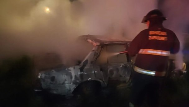 incendio auto monte vera