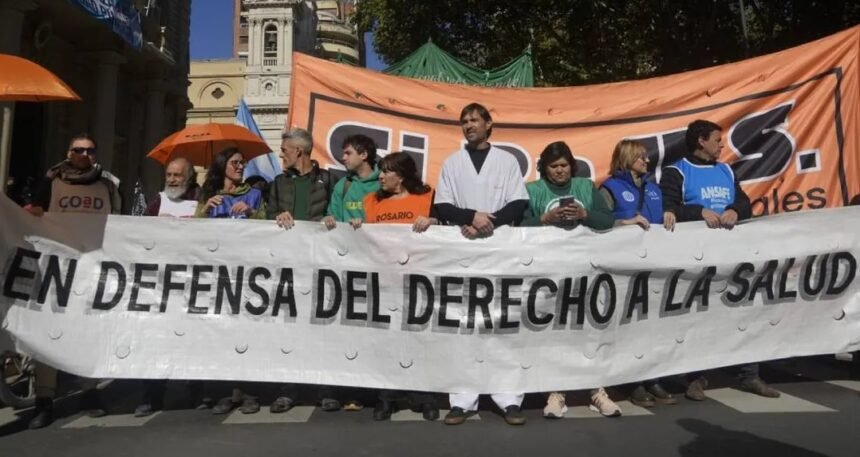 Trabajadores de la salud marcharon en Santa Fe contra el ajuste 57 marcha federal salud
