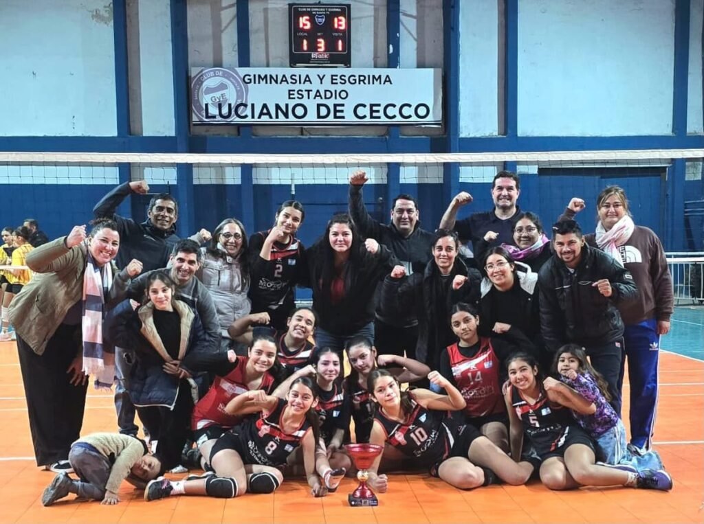 El Sub-13 de Huracán Vóley cerró un gran Torneo Nacional y se quedó con el Subcampeonato en la Copa de Plata 61 HURACAN VOLEY 088