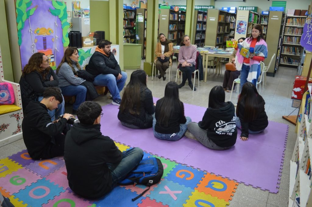 La Municipalidad de Santa fe fortalece la promoción de la lectura entre niños, niñas y jóvenes 61 cafe niterario 2