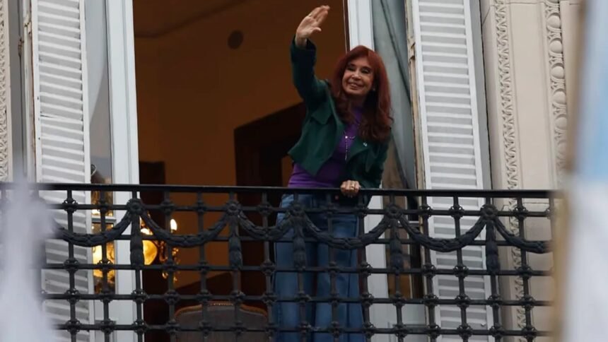 La Justicia intimó a Cristina Kirchner y evalúa revisar su prisión domiciliaria 61 cristina balconnn
