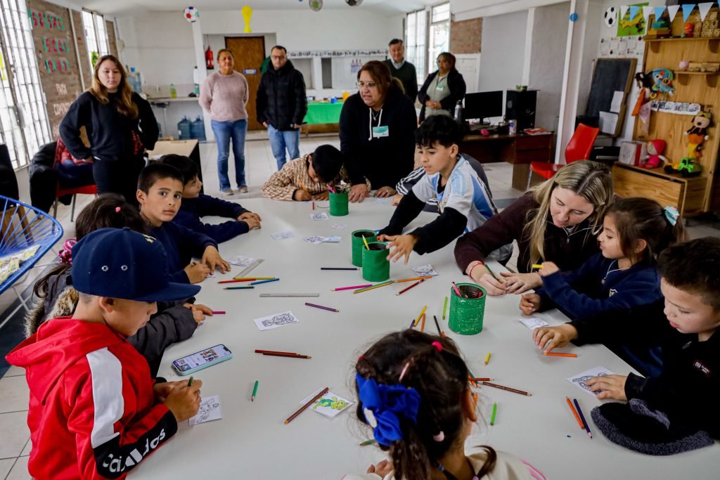 Las 18 Estaciones Municipales se tiñen de celeste y blanco para vivir el Mundial 2026 con aprendizaje y alegría 61 estaciones municipales 2