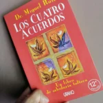 4 acuerdos tapa