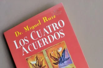 4 acuerdos tapa