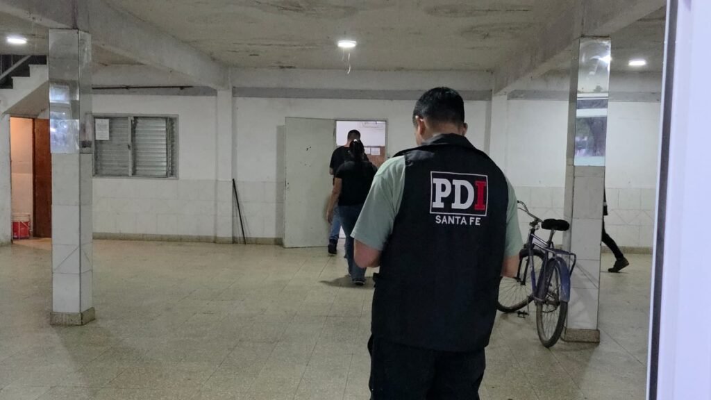 Allanaron el Club Huracán de Recreo en el marco de una investigación por el conflicto institucional 61 WhatsApp Image 2026 07 17 at 19.18.30