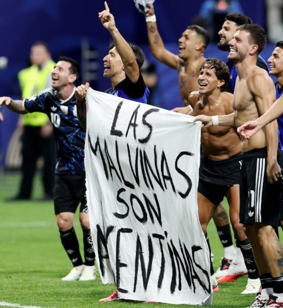"Las Malvinas son argentinas": el emotivo mensaje de los jugadores de la Selección tras eliminar a Inglaterra 62 argentina inglaterra malvinas 1