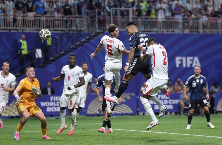 Argentina le remontó el partido a Inglaterra y es finalista del Mundial 61 argentina mundial final