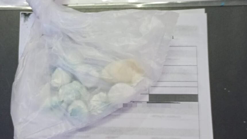 Aprehendieron a una mujer que intentó ingresar droga a la cárcel de Las Flores 60 droga