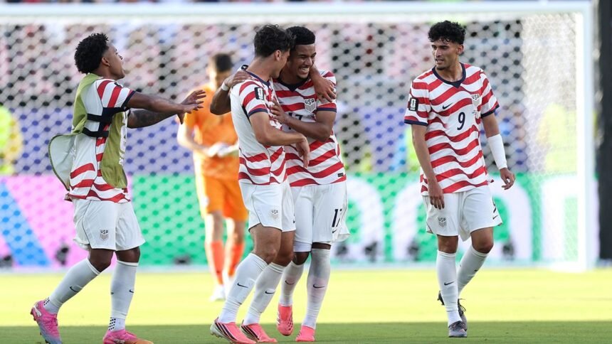 Con diez hombres, Estados Unidos venció 2-0 a Bosnia y sacó pasaje a octavos 60 estados unidos mundial