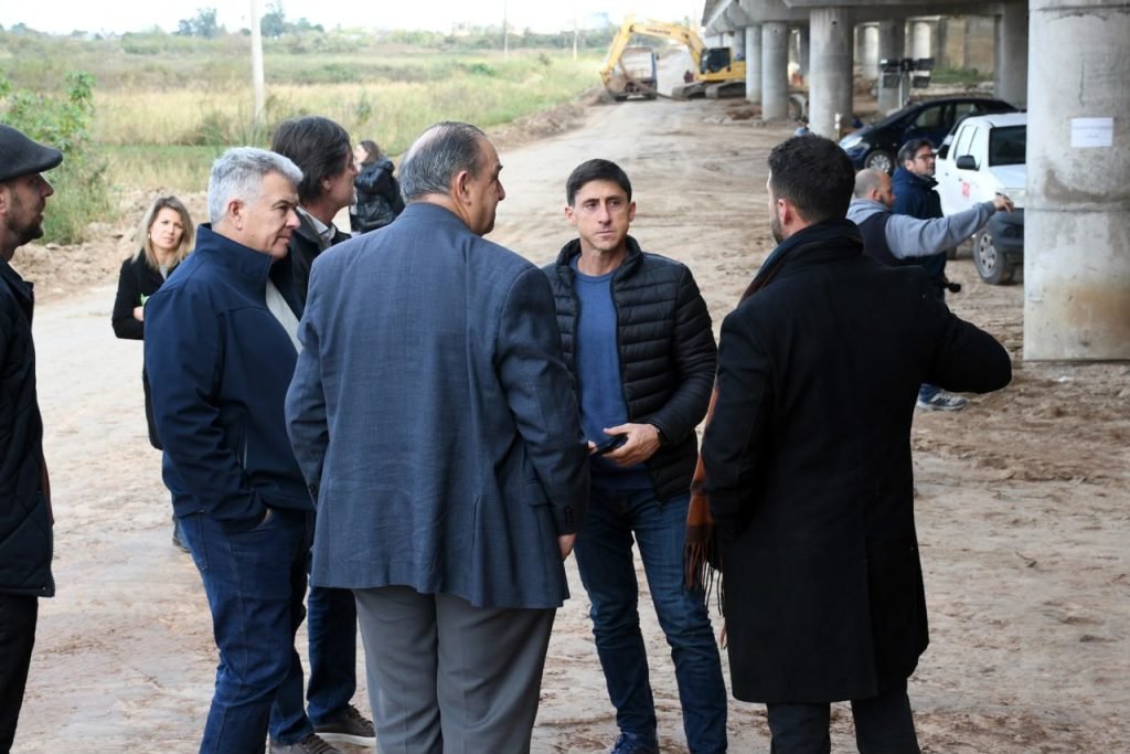 Poletti y Garibaldi recorrieron la obra del nuevo Puente Carretero y destacaron el impacto en la movilidad 62 poletti puente carretero 2