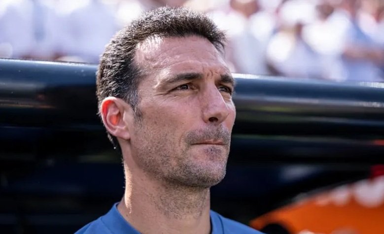 Scaloni, sobre la polémica por la bandera de las Islas Malvinas: “No nos dijeron nada” 60 scaloni 1