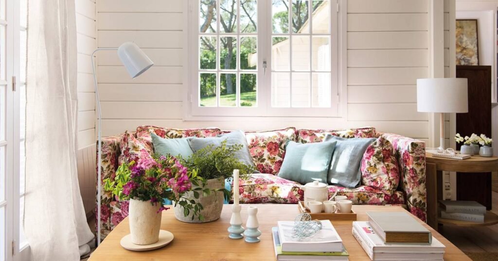 Los sillones florales vuelven a ser protagonistas: cómo incorporarlos sin que el living se vea recargado 62 sillones estampados 3