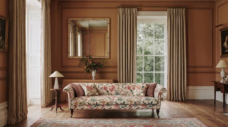 Los sillones florales vuelven a ser protagonistas: cómo incorporarlos sin que el living se vea recargado 61 sillones estampados