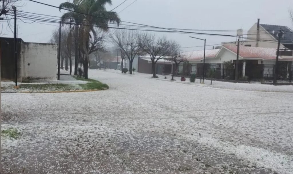 Granizo y fuertes ráfagas provocaron destrozos en Las Rosas y el sur santafesino 62 CINCOOOO