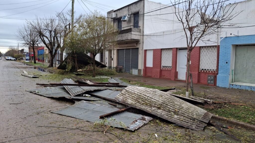 La Provincia asiste a las localidades de Las Rosas y San Genaro tras el temporal 58 WhatsApp Image 2026 08 27 at 16.03.49