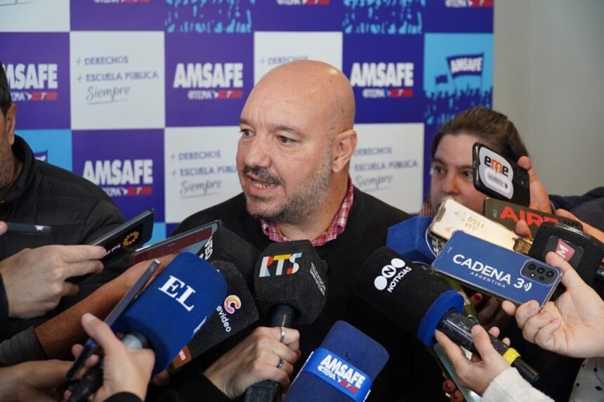 Para AMSA FE: “El Gobierno Provincial vuelve a castigar a la docencia que defiende la escuela pública” 59 alonso amsafe 3