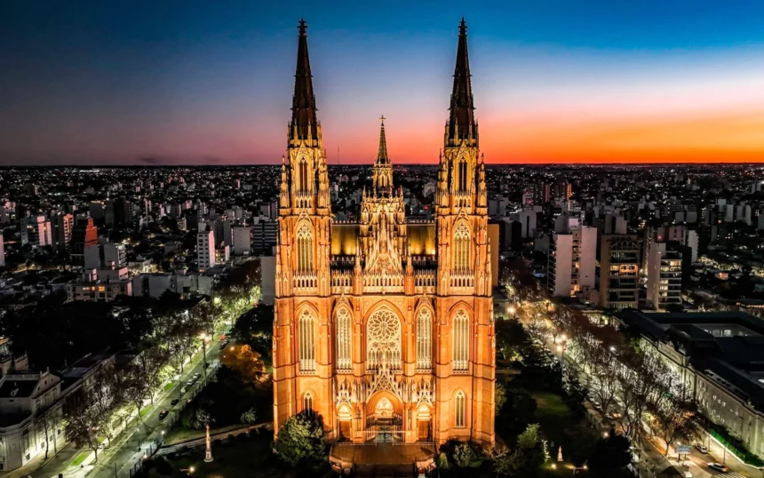 La Catedral de La Plata fue elegida como la más linda del mundo: derrotó a grandes joyas de Europa 59 catdral la plata portada