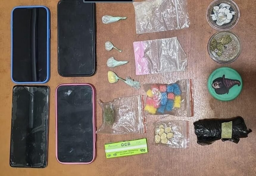 Aprehendieron a cuatro jóvenes y secuestraron presuntos estupefacientes en Esperanza 59 droga esperanza
