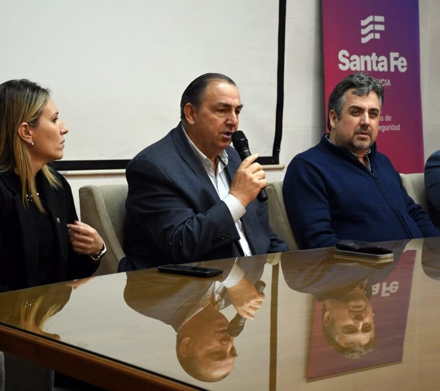Poletti participó de la firma del contrato para la nueva Estación Policial del Parque Federal 61 parque federale estacion policial