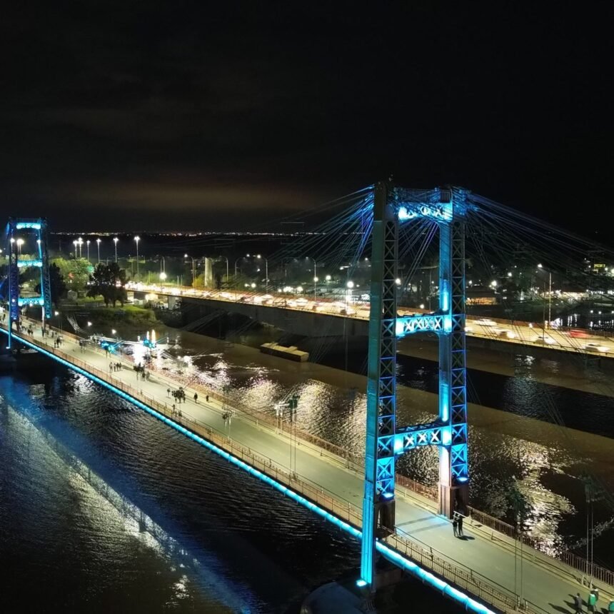 El puente Colgante volvió a lucir su iluminación al 100% 58 puente colgante iluminado