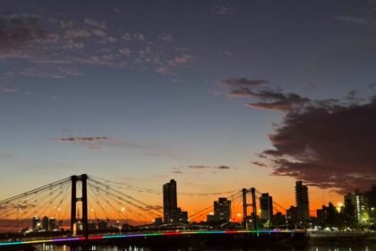 puente colgante luces