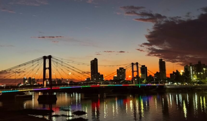 Santa Fe se enciende con Canticuénticos y Kapanga y reinaugura las luces del Puente Colgante 60 puente colgante luces