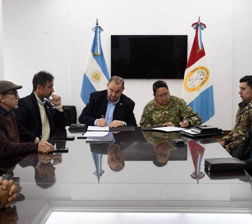 Se firmó un convenio para remover los embalsados de la Laguna Setúbal 60 santa fe embalsados