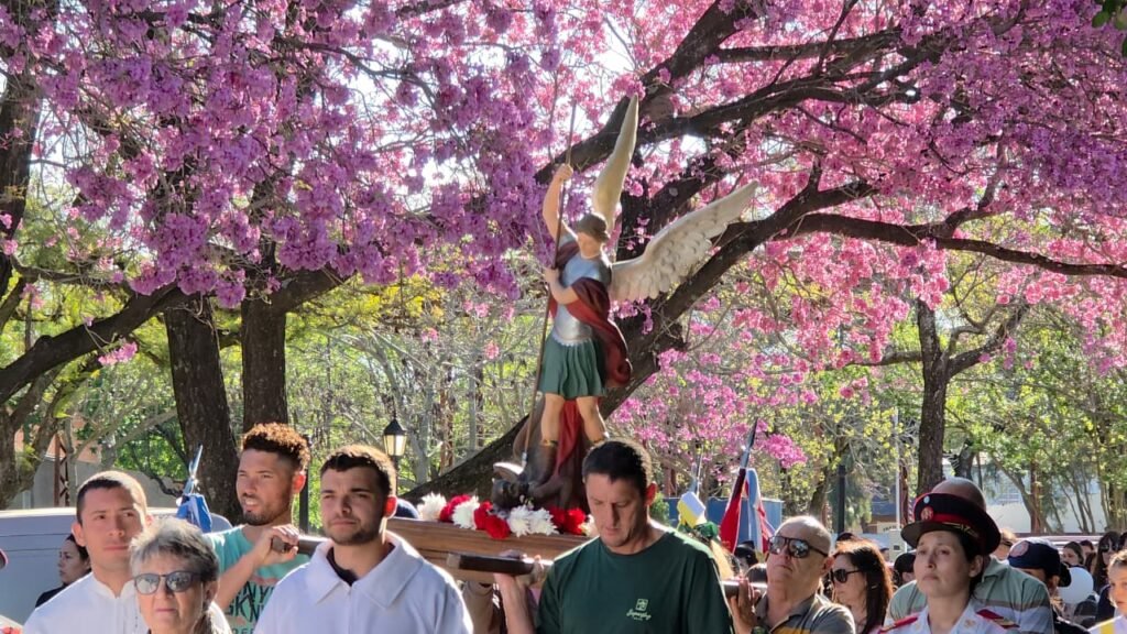Recreo celebró a su santo patrono San Miguel Arcángel con la presencia del arzobispo Sergio Fenoy 62 WhatsApp Image 2026 09 29 at 18.23.35
