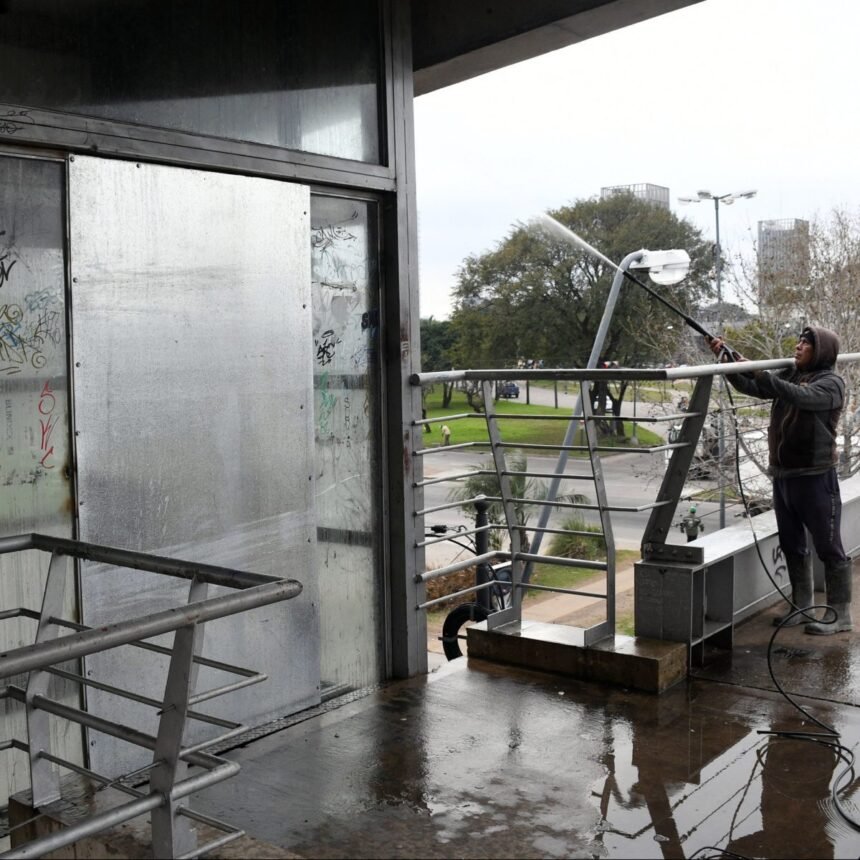 La Municipalidad de Santa Fe avanza con tareas de limpieza y puesta en valor en el entorno del Parque Alberdi 58 parque alberdi