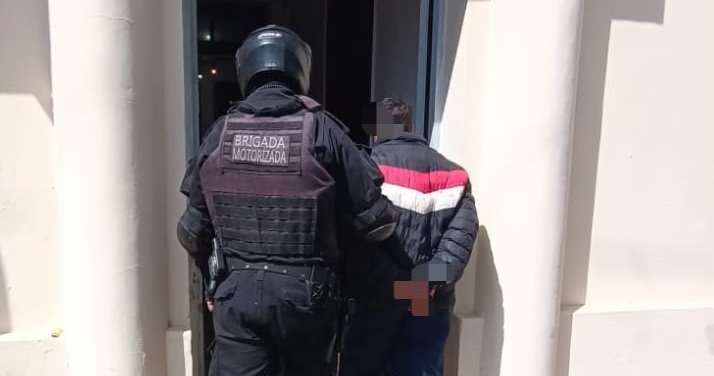 Demoraron a un hombre de 39 años con pedido de captura vigente en Santa Fe 59 preso 3