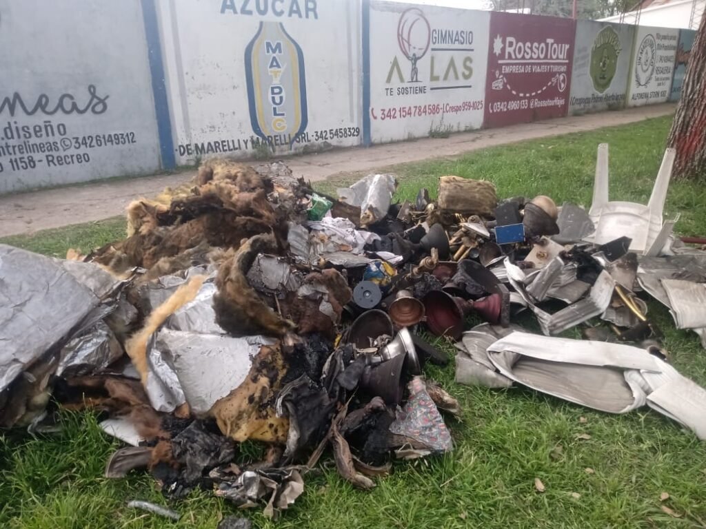 Incendio en Huracán de Recreo: se perdió documentación histórica en medio de una fuerte interna institucional 61 1000893447